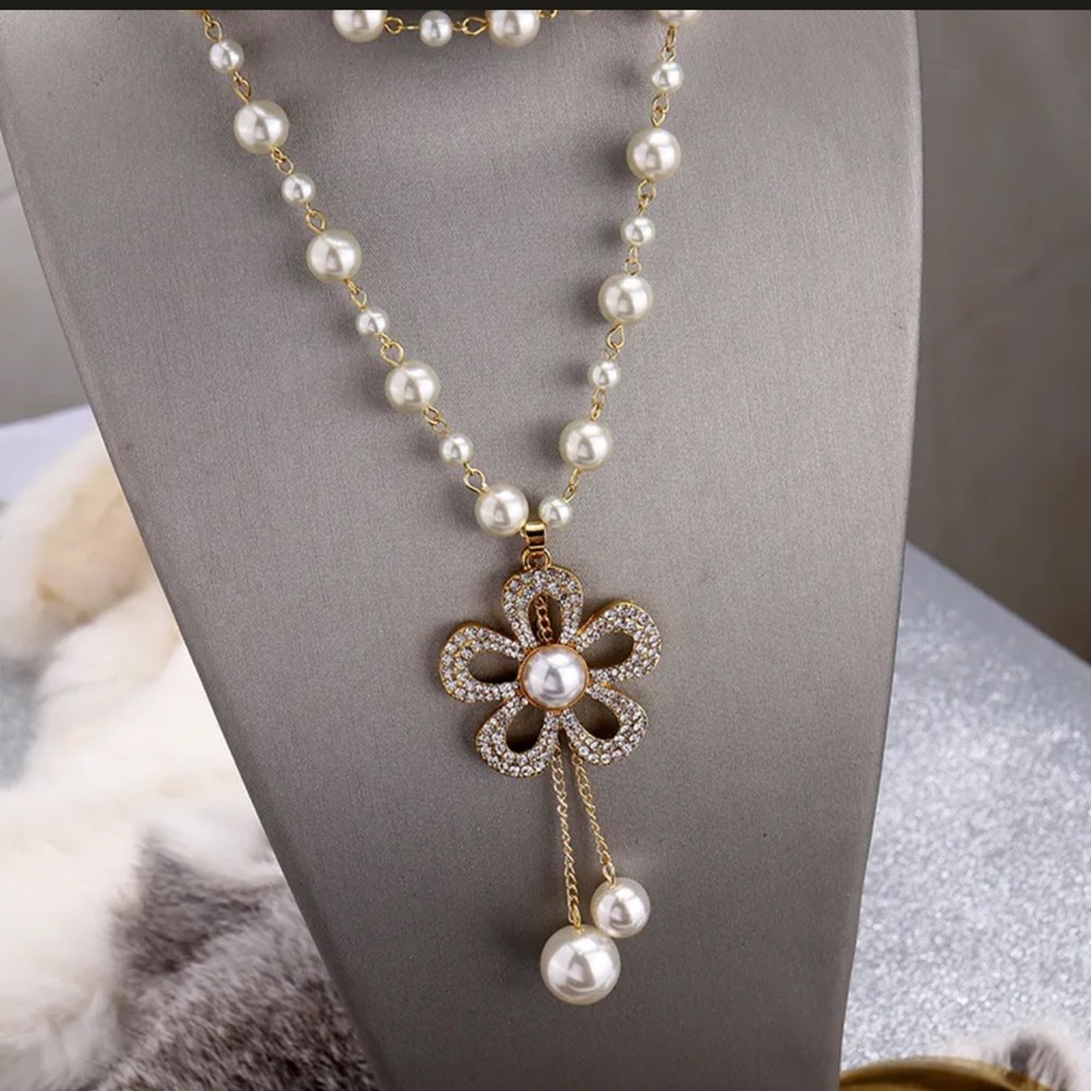 ShopEvelynne Pearl and Crystal Flower Necklace